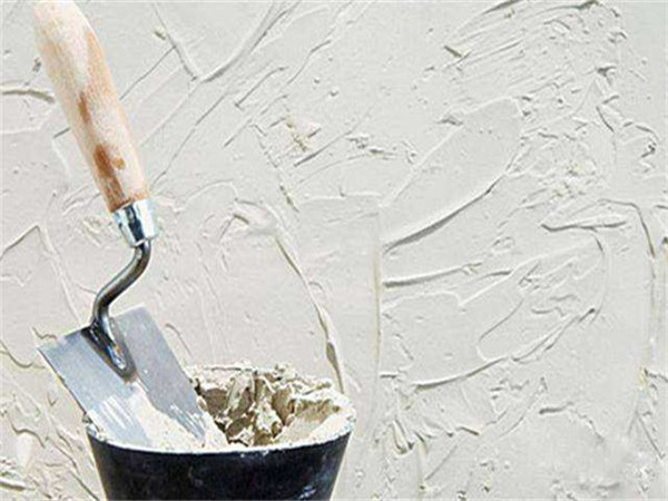 旧房墙面翻新为什么腻子会发黄?