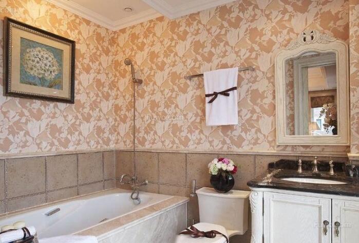 旧房改造卫浴装修粘贴壁纸有讲究