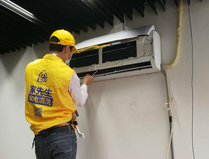 老屋装修后该如何做好空调的清洗呢？