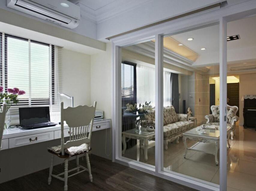 旧房翻新家中做玻璃隔断好吗