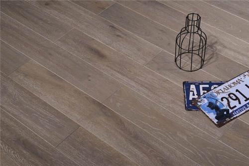 旧房翻新后木地板怎么保养比较好？