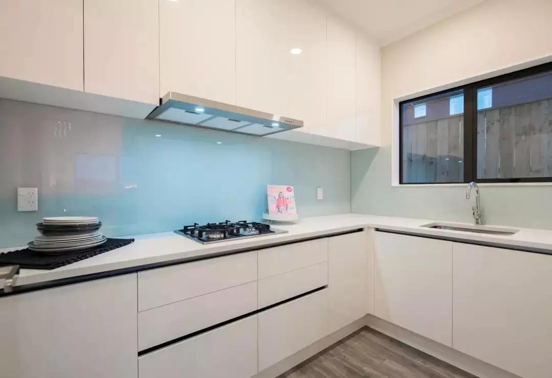 厨房防油污，一定要贴瓷砖吗？