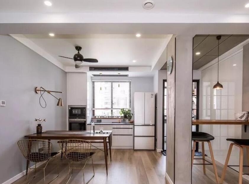 二手房装修时采用实木复合地板铺地板好不好？